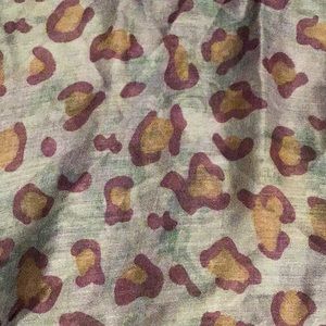 Beautiful Gray/Fuchsia Leopard/Floral Scarf